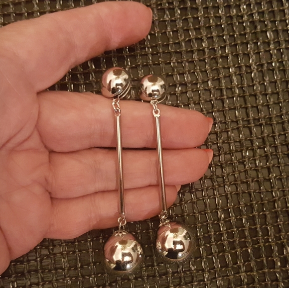 Silver-tone Bead Ball Necklace Earrings Bundle - Picture 4 of 5